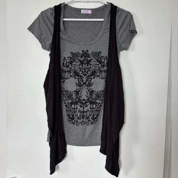 🎉4/30$🎉 Ardene Graphic Top - Size Small - Picture 1 of 5